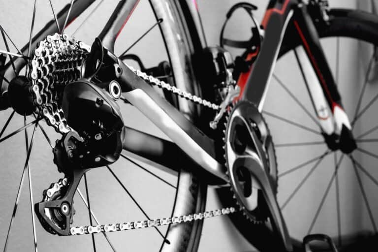 A close look at the bicycle chains of a mountain bike.
