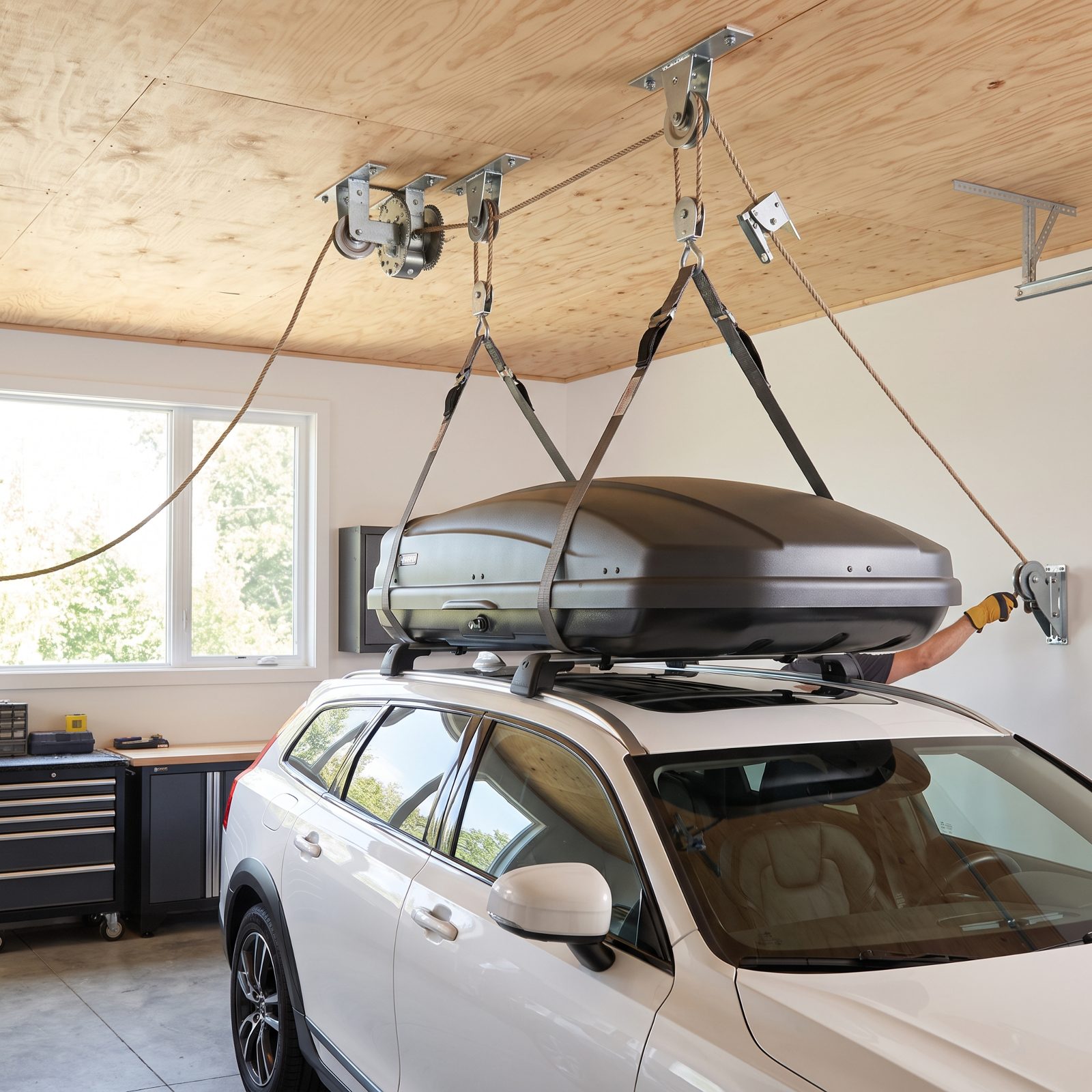 Ceiling Hoist for Roof Boxes