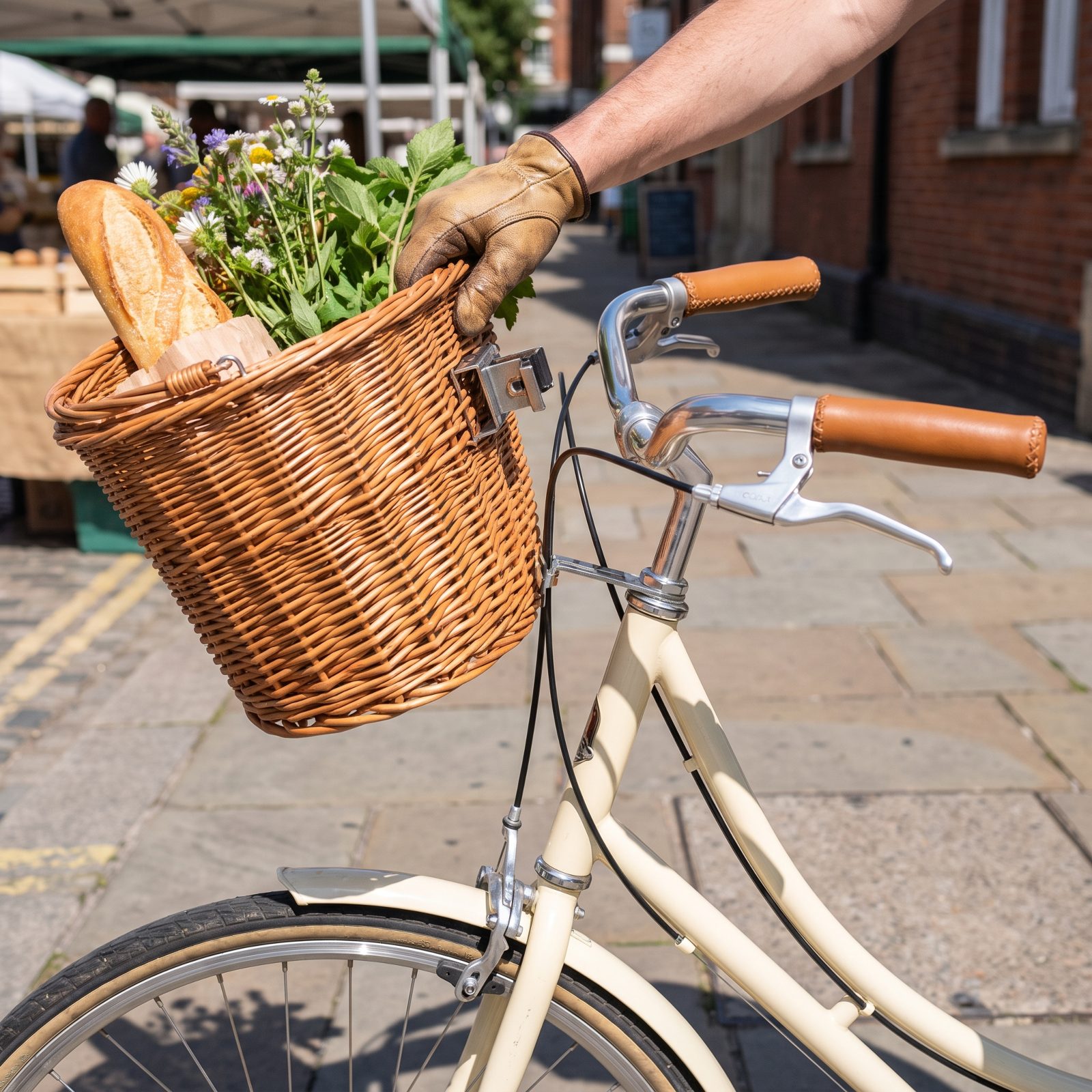 Quick-Release Basket Adapters That Let You Lift the Whole Load Off in One Motion